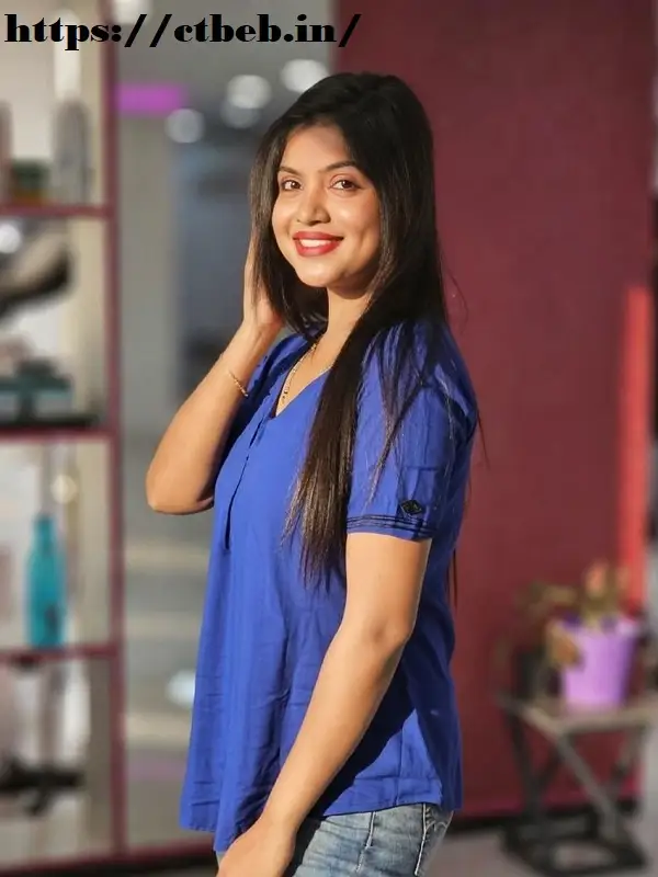 female escort Lucknow profile